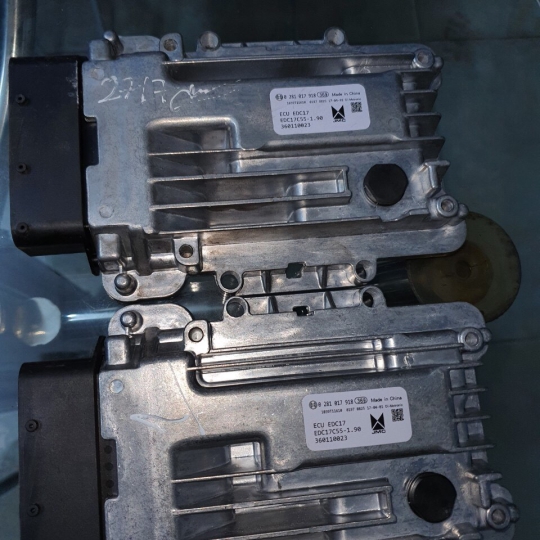 HỘP ECU IZ49 / IZ65