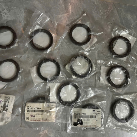 PHỐT ĐẦU CỐT MÁY D4CB